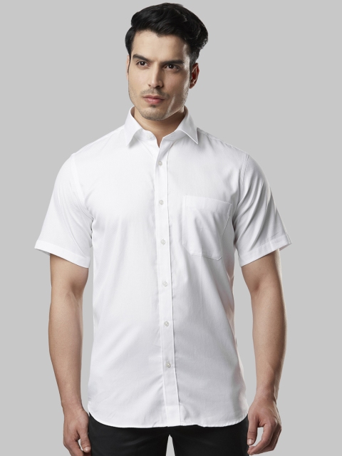

Raymond Men Off-White Regular Fit Solid Formal Shirt