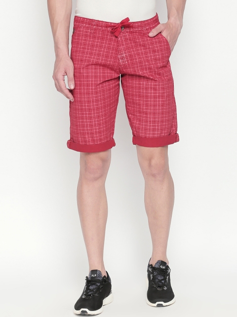 

beevee Men Red Checked Regular Fit Regular Shorts