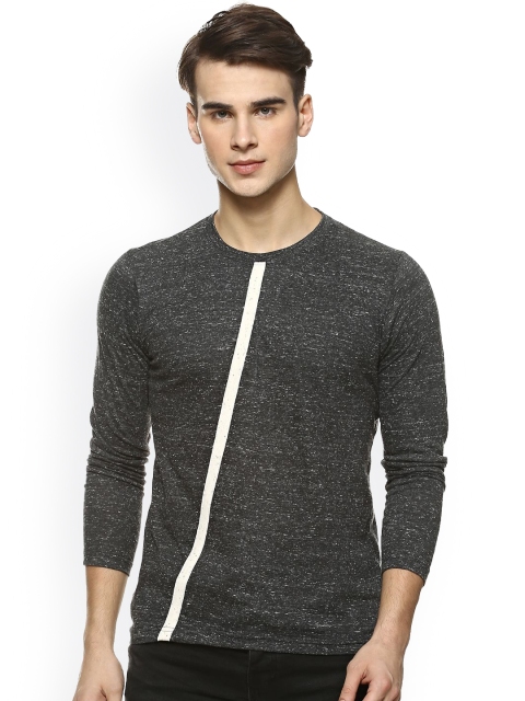 

Campus Sutra Men Charcoal Solid Round Neck T-shirt
