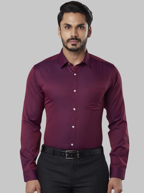 

Next Look Men Maroon Slim Fit Solid Casual Shirt
