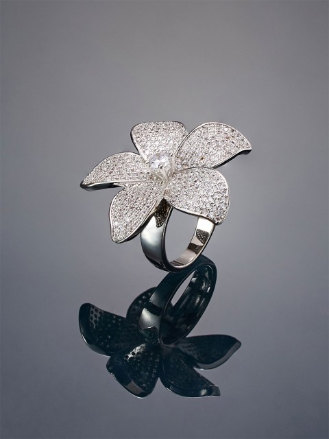

shaze Women Silver-Plated Cubic Zirconia Studded Finger Ring