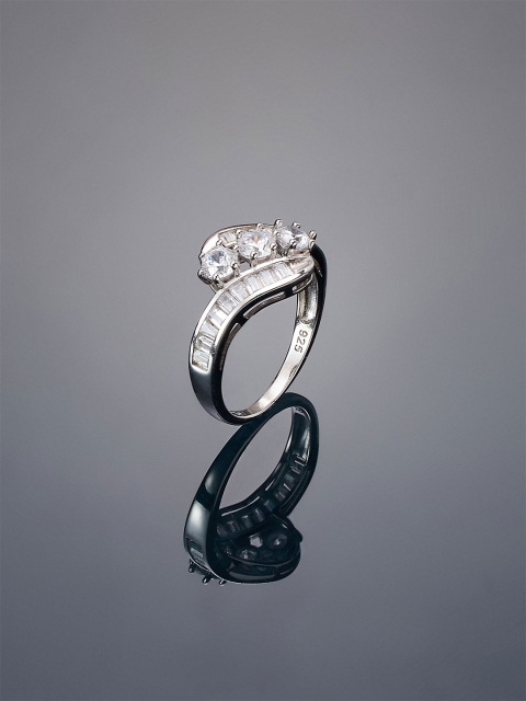 

shaze Women Silver-Plated Cubic Zirconia Studded Finger Ring