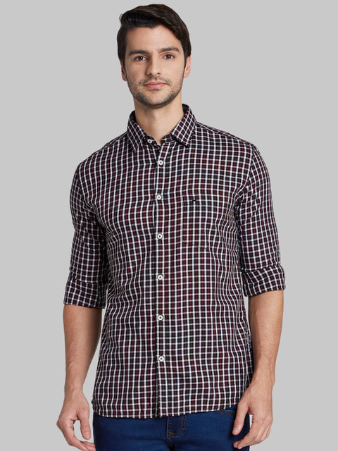 

Parx Men Black & Red Slim Fit Checked Casual Shirt