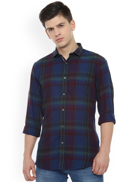 

Van Heusen Sport Men Blue & Maroon Slim Fit Checked Casual Shirt