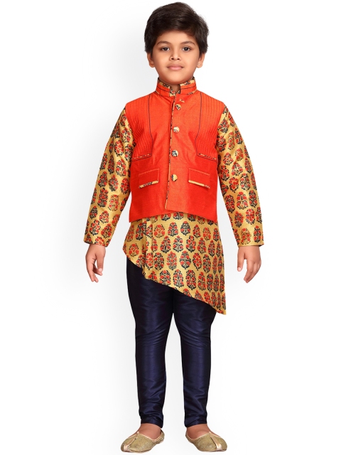 

Aj DEZInES Boys Orange & Black Printed Kurta with Pyjamas