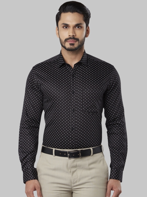 

Next Look Men Black & White Slim Fit Printed Casual Shirt