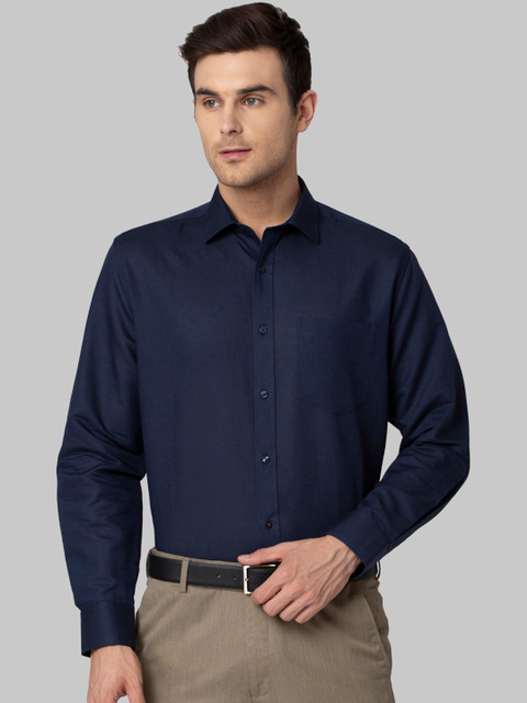 

Park Avenue Men Navy Blue Regular Fit Solid Formal Shirt
