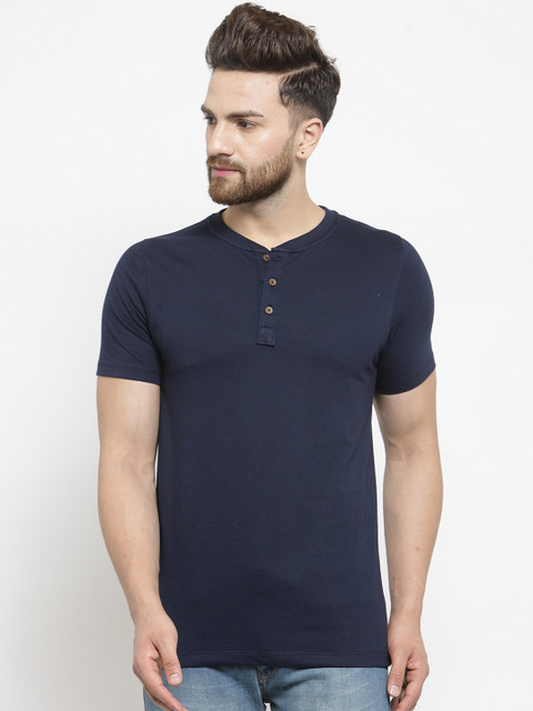 

Kalt Men Navy Blue Solid Henley Neck T-shirt