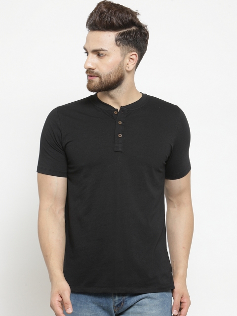 

Kalt Men Black Solid Mandarin Collar T-shirt