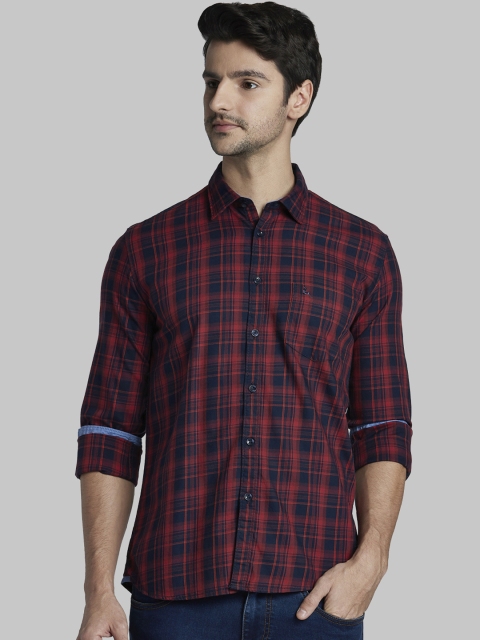 

Parx Men Red & Navy Blue Slim Fit Checked Casual Shirt