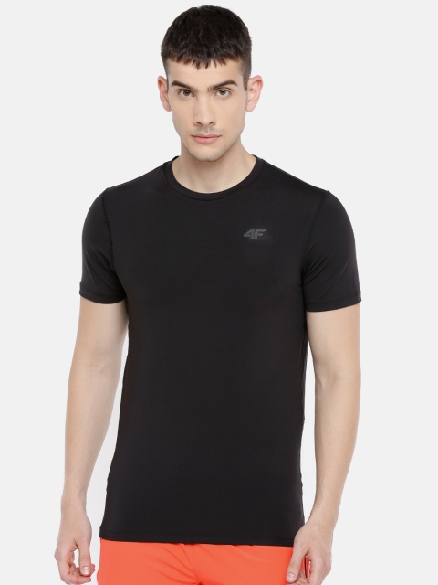 

4F Men Black Solid Round Neck T-shirt