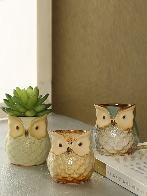 

Aapno Rajasthan Set of 3 Beige Ceramic Planters