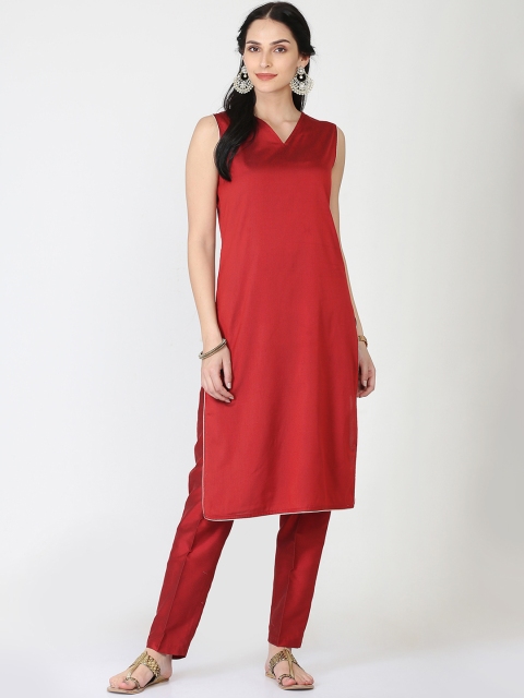 

Abhishti Women Maroon Solid Straight Kurta
