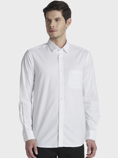 

ColorPlus Men White Tailored Fit Solid Casual Shirt