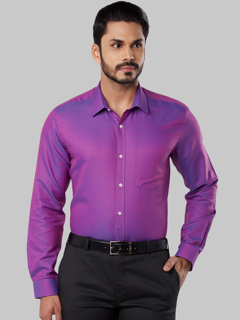 

Next Look Men Purple Regular Fit Solid Formal Shirt