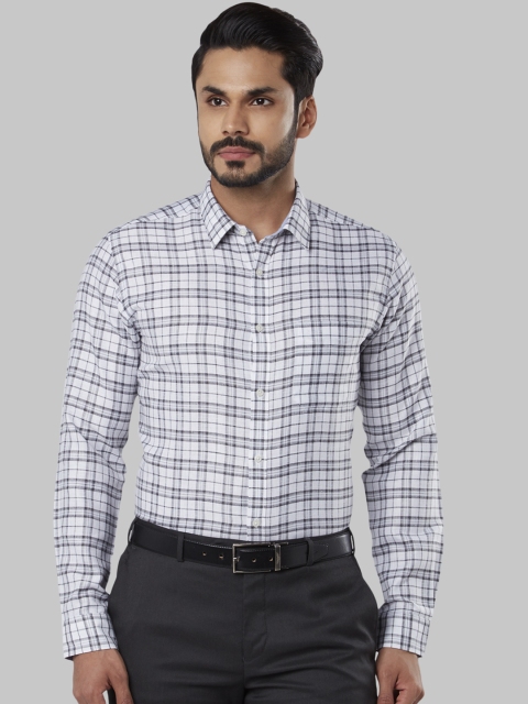 

Next Look Men Black & White Regular Fit Checked Formal Shirt