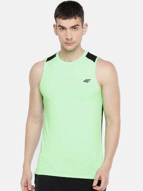 

4F Men Green & Black Colourblocked Round Neck T-shirt