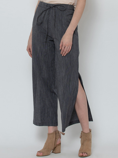 

DODO & MOA Women Black Regular Fit Striped Parallel Trousers