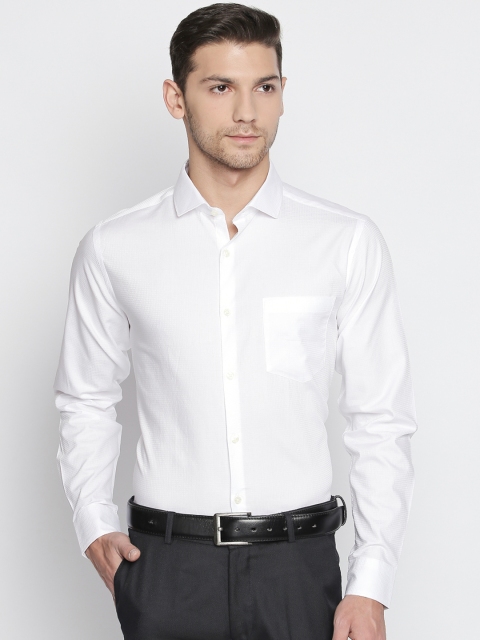 

RICHARD PARKER by Pantaloons Men White Slim Fit Checked Formal Shirt
