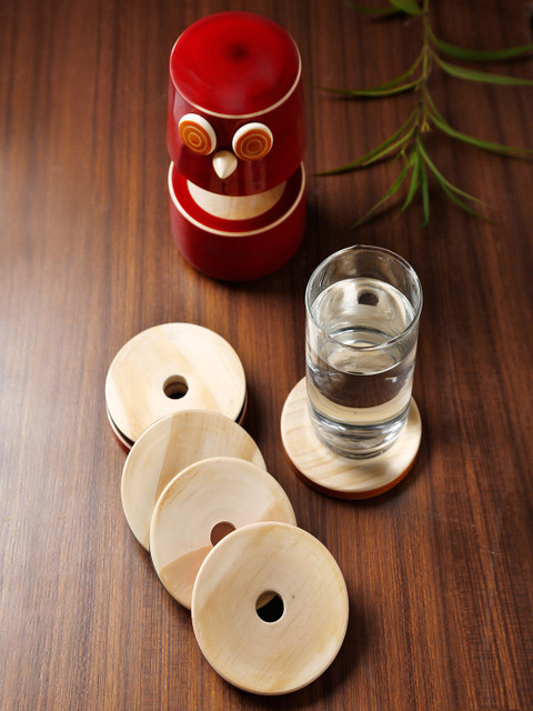 

Dennmarks Set of 6 Red & Beige Wooden Coasters