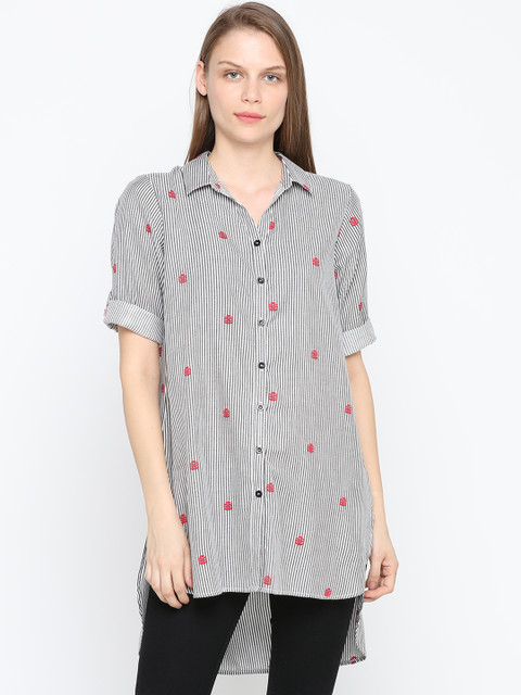 

IDK Women White Striped High-Low Top
