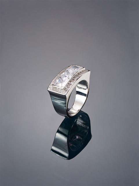 

shaze Women Silver-Toned Rhodium-Plated CZ-Studded Finger Ring