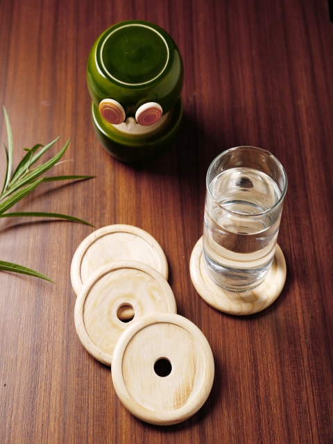 

Dennmarks Set of 4 Green & Beige Wooden Hand-Painted Coasters
