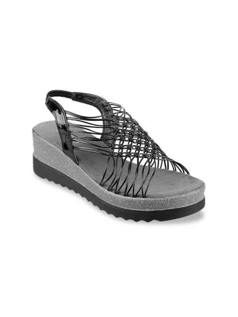 Metro Women Black Solid Sandals
