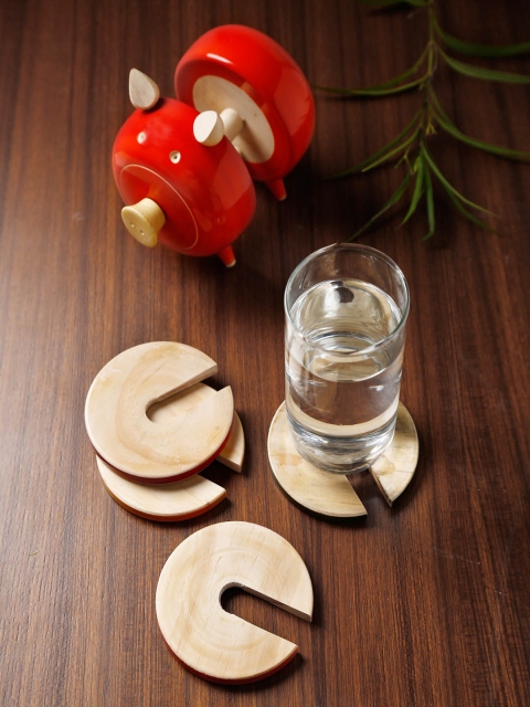 

Dennmarks Orange & Beige Wooden Hand-Painted Coaster Set