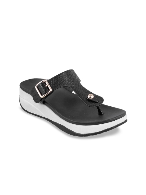 

Metro Women Black Solid Sandals