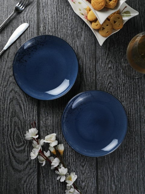 

Devnow Blue Saucers Set
