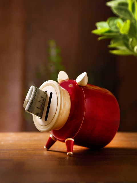 

Dennmarks Red Solid Handmade Money Bank
