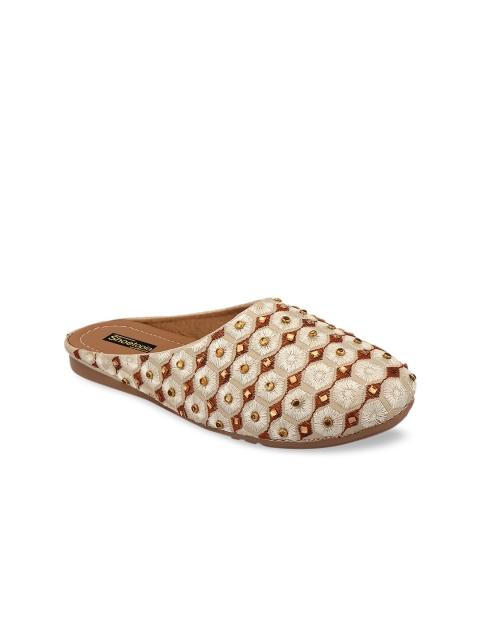 

Shoetopia Women Gold-Toned Woven Design Mules