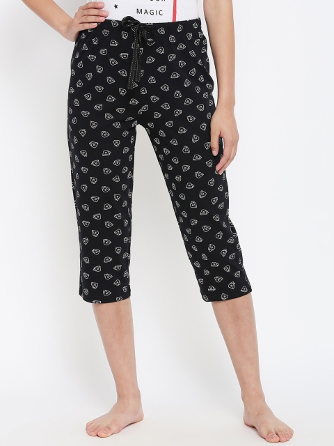 

Dreamz by Pantaloons Women Black & White Printed Regular Fit Capris 205000005958495