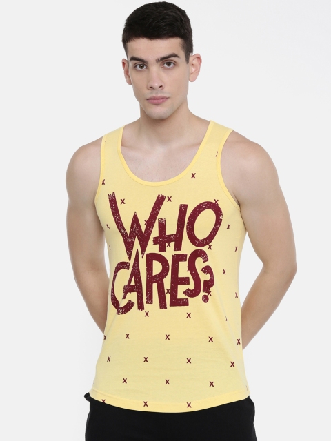 

IMYOUNG Men Yellow Printed Scoop Neck T-shirt