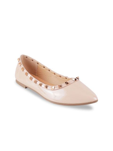 

Metro Women Beige Solid Ballerinas