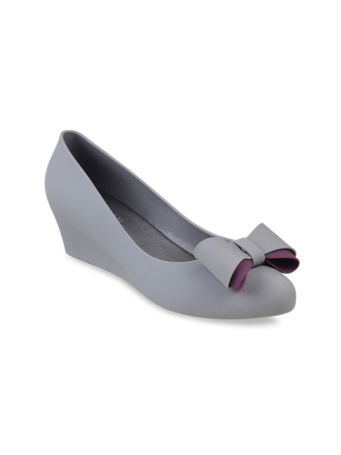

Mochi Women Grey Solid Pumps