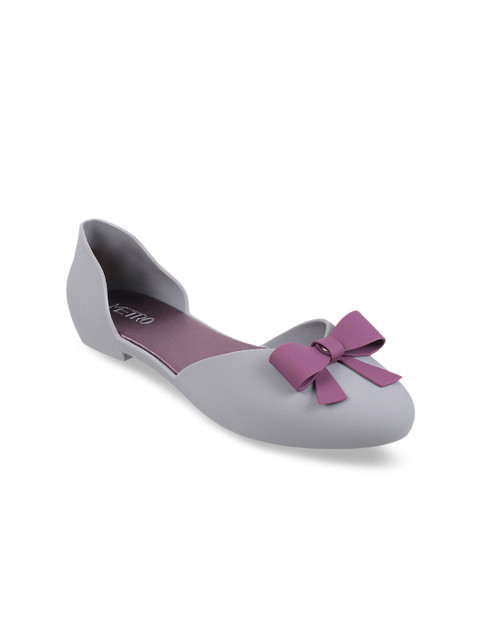 

Metro Women Grey Solid Ballerinas