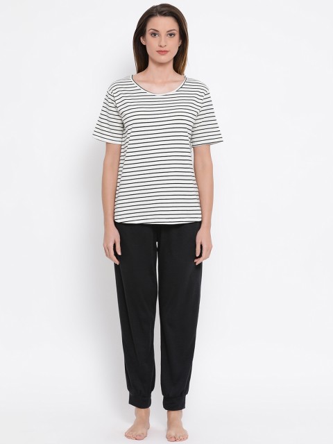 

Clovia Women Black & White Striped Night suit LS0439P13XL
