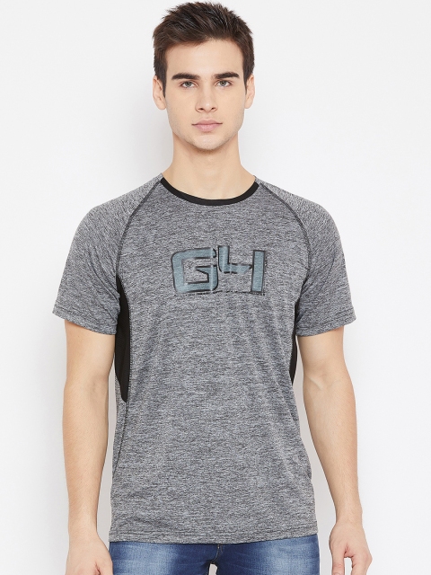 

Duke Men Grey Solid Round Neck T-shirt