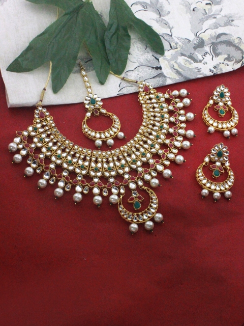 

Sia Art Jewellery Women Gold-Plated & Maroon Tasselled Jewellery Set