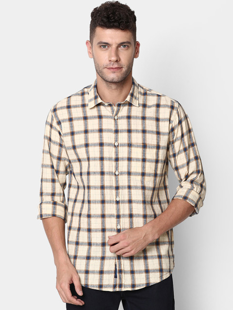 

CAVALLO by Linen Club Men Cream-Coloured & Navy Blue Regular Fit Checked Casual Shirt