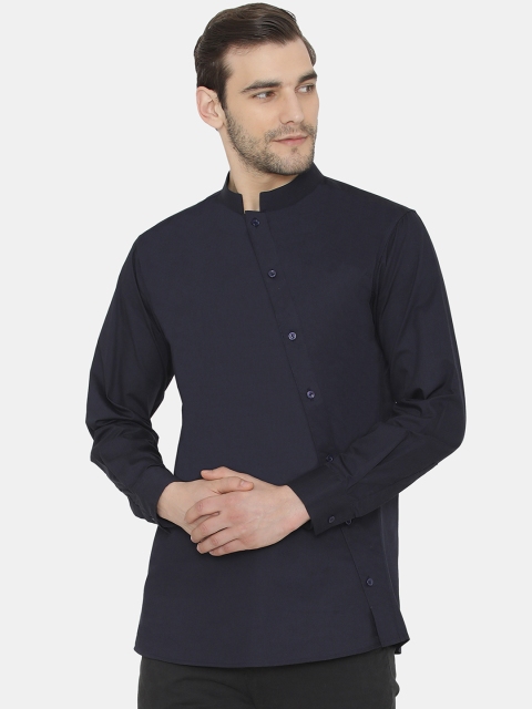 

Raas Men Navy Blue Solid Straight Kurta