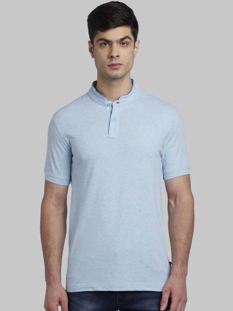 

Parx Men Blue Solid Henley Neck T-shirt