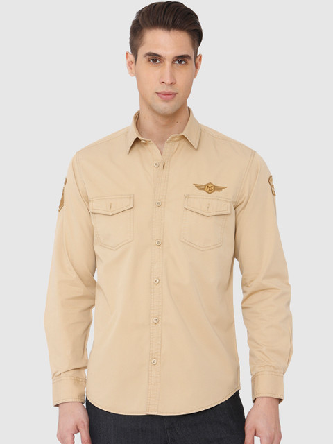 

Mufti Men Beige Slim Fit Solid Casual Slim Fit Shirt