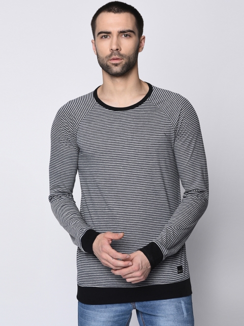 

Rigo Men Grey Striped Round Neck T-shirt
