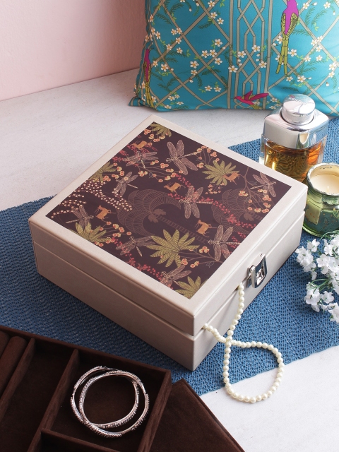 

India Circus by Krsnaa Mehta Cream-Coloured & Brown Jewellery Box