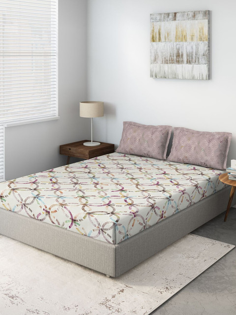 

DDecor Beige Geometric 140 TC Cotton Queen Bedsheet with 2 Pillow Covers