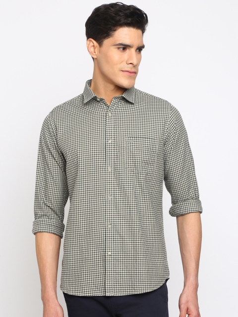 Crocodile Men Beige & Black Slim Fit Checked Casual Shirt