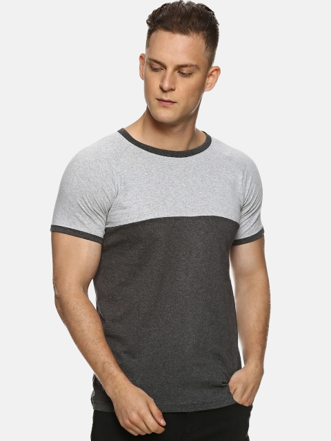 

Campus Sutra Men Grey Colourblocked Round Neck T-shirt